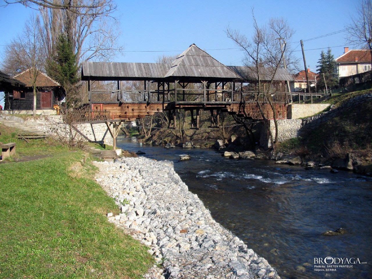 A wooden bridge on the Gradac river